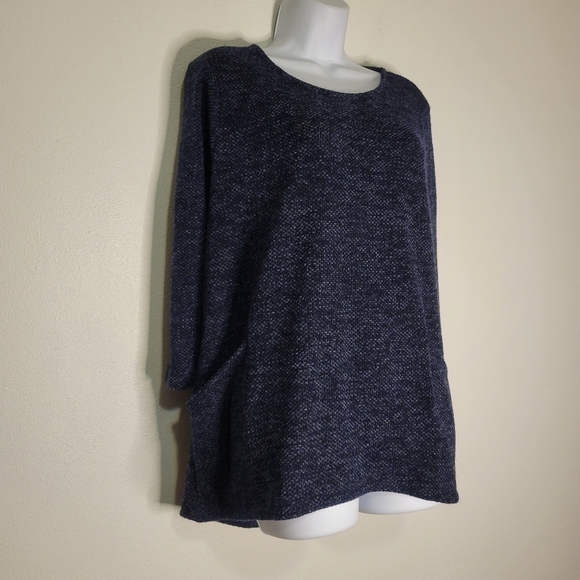 Chicos size 1 us m blue knit top with side pockets - Picture 2 of 6